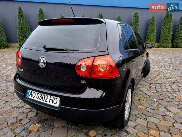 Черный Фольксваген Гольф, объемом двигателя 1.6 л и пробегом 219 тыс. км за 6400 $, фото 21 на Automoto.ua