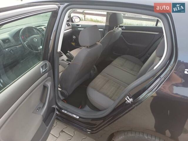 Чорний Фольксваген Гольф, об'ємом двигуна 1.6 л та пробігом 212 тис. км за 5900 $, фото 17 на Automoto.ua