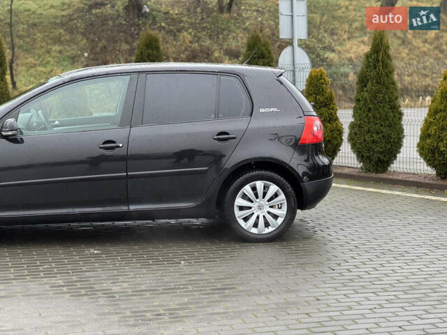 Черный Фольксваген Гольф, объемом двигателя 1.6 л и пробегом 195 тыс. км за 5150 $, фото 8 на Automoto.ua