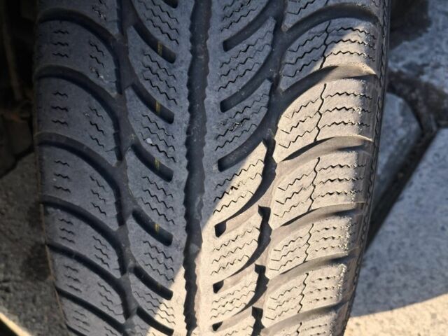 Черный Фольксваген Гольф, объемом двигателя 2 л и пробегом 451 тыс. км за 2350 $, фото 7 на Automoto.ua