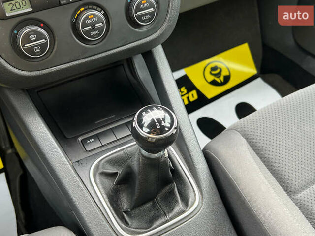 Чорний Фольксваген Гольф, об'ємом двигуна 1.6 л та пробігом 256 тис. км за 5999 $, фото 14 на Automoto.ua