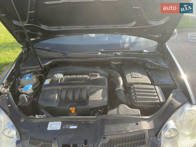 Черный Фольксваген Гольф, объемом двигателя 1.6 л и пробегом 209 тыс. км за 6300 $, фото 11 на Automoto.ua