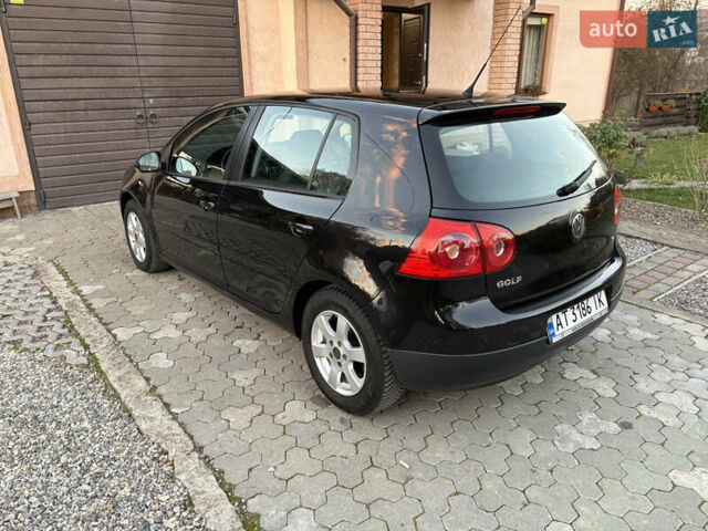 Черный Фольксваген Гольф, объемом двигателя 1.6 л и пробегом 240 тыс. км за 6150 $, фото 4 на Automoto.ua