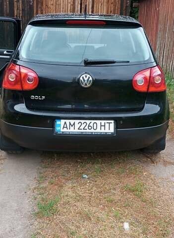 Черный Фольксваген Гольф, объемом двигателя 1.39 л и пробегом 298 тыс. км за 5500 $, фото 2 на Automoto.ua