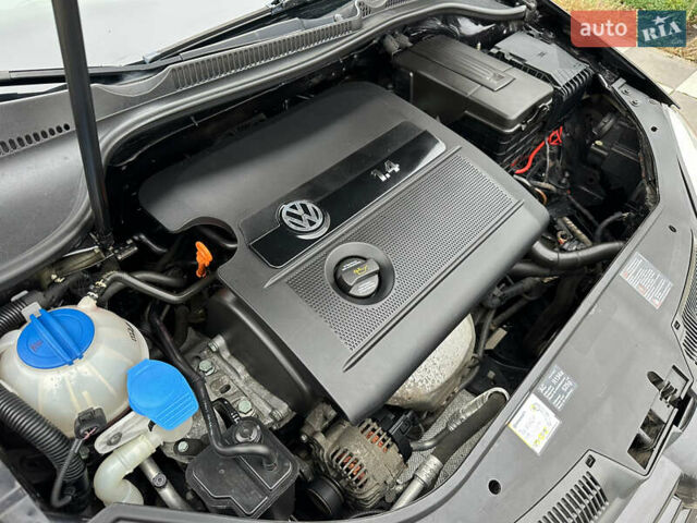 Черный Фольксваген Гольф, объемом двигателя 1.4 л и пробегом 187 тыс. км за 6500 $, фото 77 на Automoto.ua