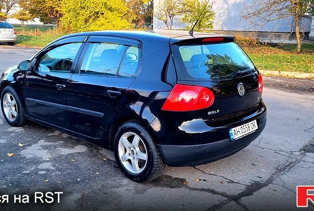 Черный Фольксваген Гольф, объемом двигателя 1.6 л и пробегом 236 тыс. км за 5800 $, фото 4 на Automoto.ua