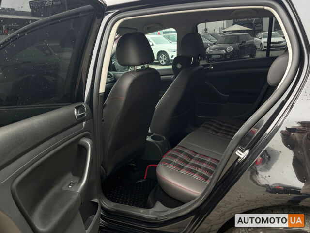 Черный Фольксваген Гольф, объемом двигателя 1.6 л и пробегом 240 тыс. км за 7900 $, фото 17 на Automoto.ua