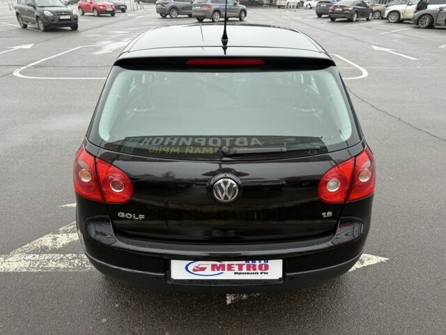 Черный Фольксваген Гольф, объемом двигателя 1.6 л и пробегом 265 тыс. км за 6300 $, фото 4 на Automoto.ua