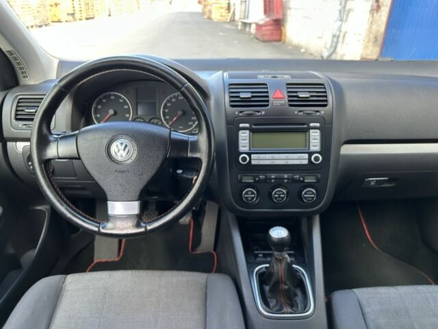 Черный Фольксваген Гольф, объемом двигателя 1.4 л и пробегом 288 тыс. км за 5350 $, фото 6 на Automoto.ua