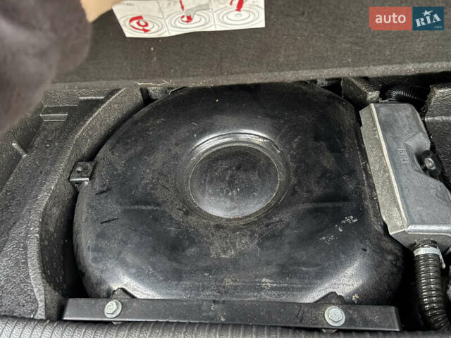 Черный Фольксваген Гольф, объемом двигателя 1.6 л и пробегом 240 тыс. км за 6150 $, фото 32 на Automoto.ua