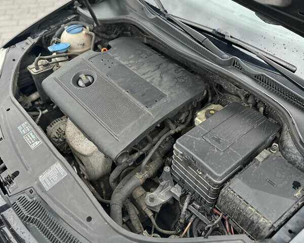 Черный Фольксваген Гольф, объемом двигателя 1.4 л и пробегом 234 тыс. км за 4500 $, фото 17 на Automoto.ua