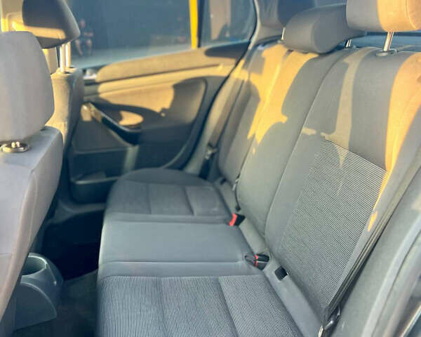 Черный Фольксваген Гольф, объемом двигателя 1.6 л и пробегом 209 тыс. км за 6300 $, фото 10 на Automoto.ua