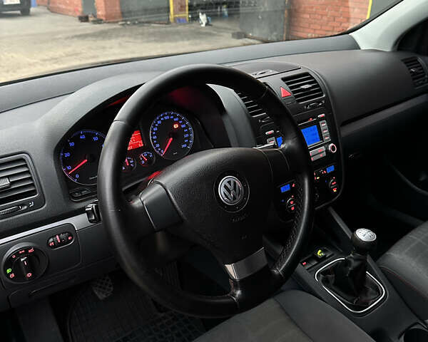 Фольксваген Гольф 2006 в Полтаве на Automoto.ua Черный Фольксваген Гольф, объемом двигателя 1.6 л и пробегом 295 тыс. км за 5800 $, фото 27 на Automoto.ua
