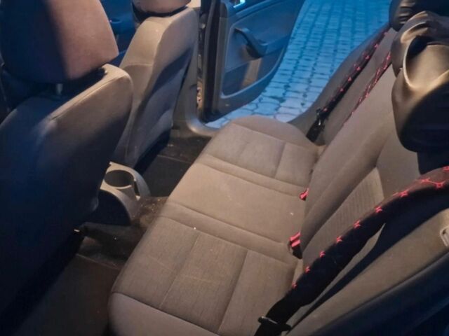 Черный Фольксваген Гольф, объемом двигателя 1.6 л и пробегом 200 тыс. км за 4850 $, фото 8 на Automoto.ua