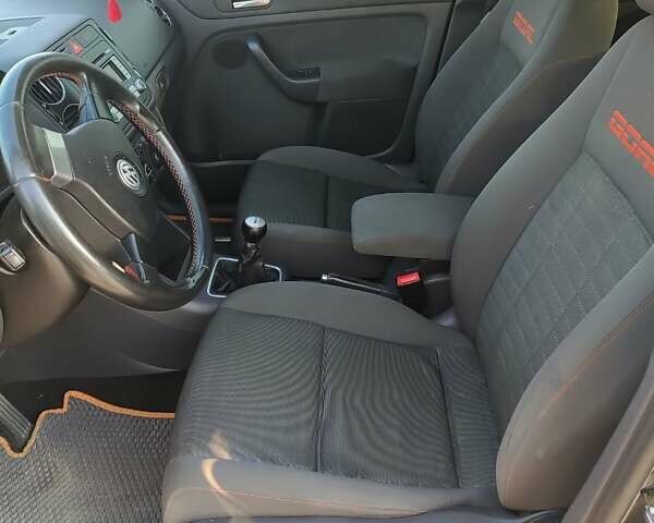 Черный Фольксваген Гольф, объемом двигателя 1.4 л и пробегом 212 тыс. км за 4900 $, фото 5 на Automoto.ua