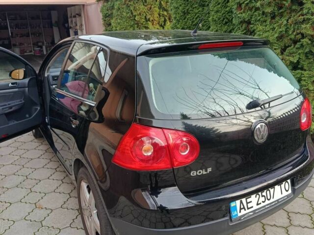 Черный Фольксваген Гольф, объемом двигателя 1.4 л и пробегом 200 тыс. км за 5200 $, фото 2 на Automoto.ua