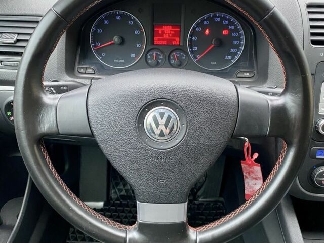 Чорний Фольксваген Гольф, об'ємом двигуна 1.4 л та пробігом 230 тис. км за 5777 $, фото 8 на Automoto.ua