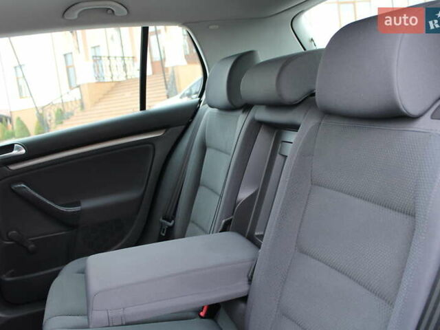 Чорний Фольксваген Гольф, об'ємом двигуна 1.6 л та пробігом 205 тис. км за 5790 $, фото 57 на Automoto.ua