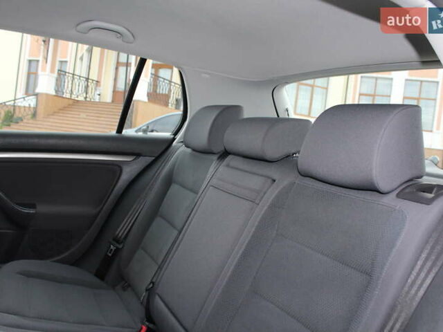 Чорний Фольксваген Гольф, об'ємом двигуна 1.6 л та пробігом 205 тис. км за 5690 $, фото 56 на Automoto.ua