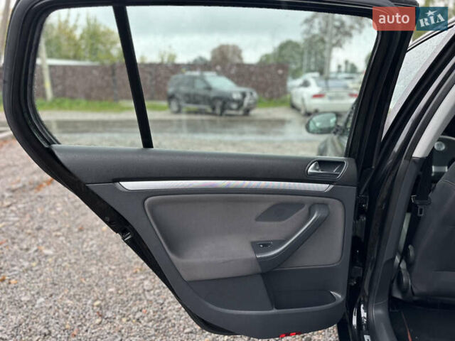 Черный Фольксваген Гольф, объемом двигателя 1.6 л и пробегом 221 тыс. км за 6600 $, фото 35 на Automoto.ua