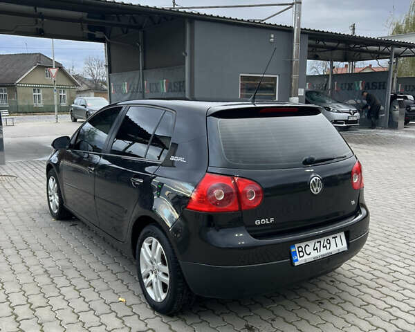 Черный Фольксваген Гольф, объемом двигателя 1.6 л и пробегом 195 тыс. км за 5900 $, фото 5 на Automoto.ua