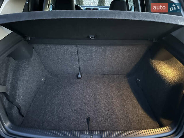 Черный Фольксваген Гольф, объемом двигателя 1.4 л и пробегом 271 тыс. км за 5700 $, фото 48 на Automoto.ua