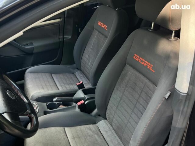 Чорний Фольксваген Гольф, об'ємом двигуна 1.6 л та пробігом 255 тис. км за 4990 $, фото 21 на Automoto.ua