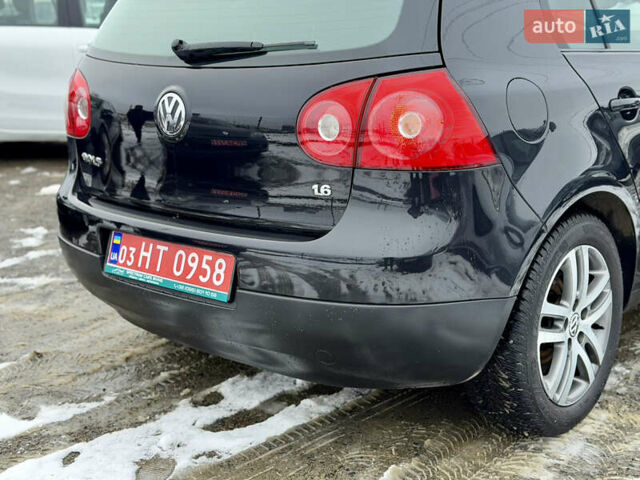 Черный Фольксваген Гольф, объемом двигателя 1.6 л и пробегом 265 тыс. км за 6350 $, фото 6 на Automoto.ua