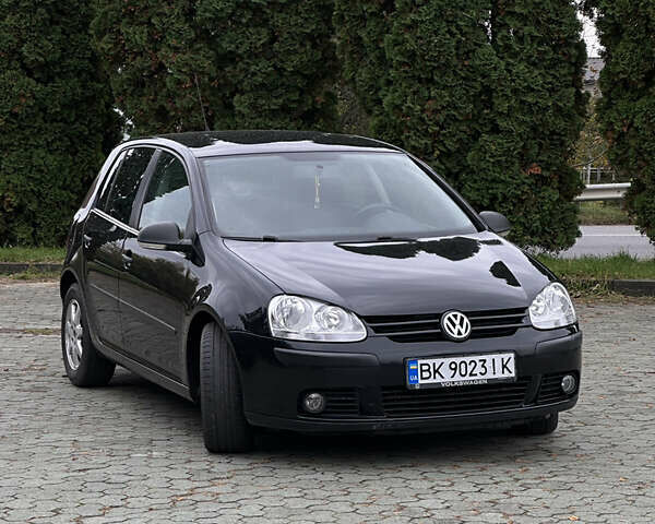 Черный Фольксваген Гольф, объемом двигателя 1.6 л и пробегом 250 тыс. км за 6100 $, фото 23 на Automoto.ua