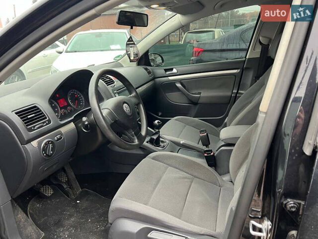 Чорний Фольксваген Гольф, об'ємом двигуна 1.6 л та пробігом 224 тис. км за 6550 $, фото 13 на Automoto.ua