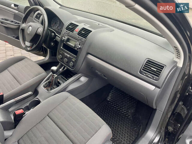 Чорний Фольксваген Гольф, об'ємом двигуна 1.6 л та пробігом 197 тис. км за 5850 $, фото 20 на Automoto.ua