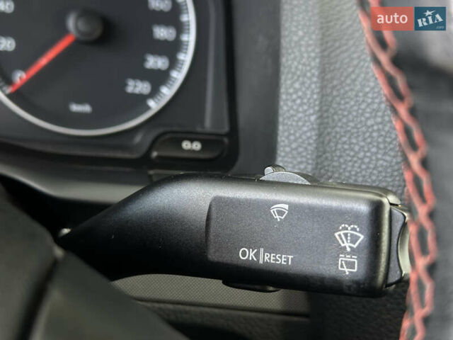 Черный Фольксваген Гольф, объемом двигателя 1.4 л и пробегом 191 тыс. км за 5550 $, фото 26 на Automoto.ua