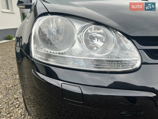 Черный Фольксваген Гольф, объемом двигателя 1.6 л и пробегом 253 тыс. км за 6250 $, фото 46 на Automoto.ua