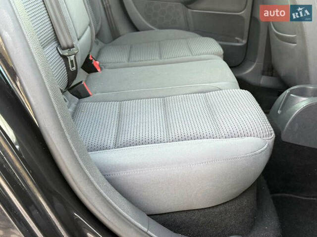 Черный Фольксваген Гольф, объемом двигателя 1.6 л и пробегом 182 тыс. км за 6350 $, фото 57 на Automoto.ua