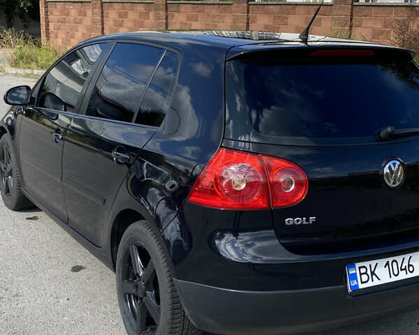 Черный Фольксваген Гольф, объемом двигателя 1.6 л и пробегом 274 тыс. км за 6200 $, фото 17 на Automoto.ua