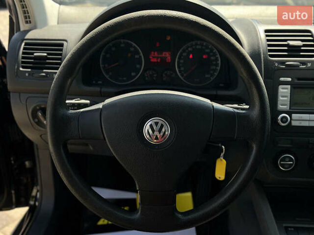 Чорний Фольксваген Гольф, об'ємом двигуна 1.6 л та пробігом 188 тис. км за 5500 $, фото 9 на Automoto.ua