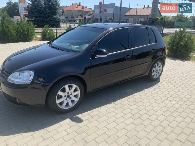 Черный Фольксваген Гольф, объемом двигателя 1.39 л и пробегом 270 тыс. км за 6500 $, фото 1 на Automoto.ua