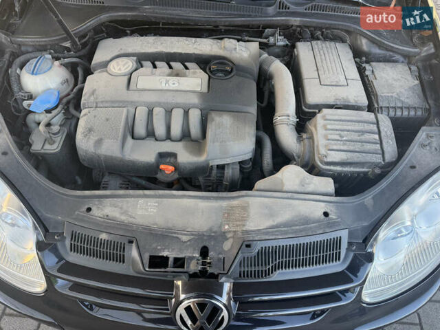 Чорний Фольксваген Гольф, об'ємом двигуна 1.6 л та пробігом 247 тис. км за 7000 $, фото 14 на Automoto.ua