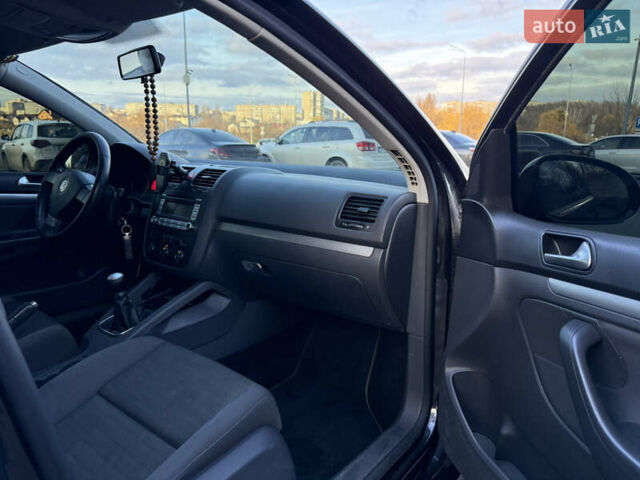 Чорний Фольксваген Гольф, об'ємом двигуна 1.6 л та пробігом 247 тис. км за 7000 $, фото 10 на Automoto.ua