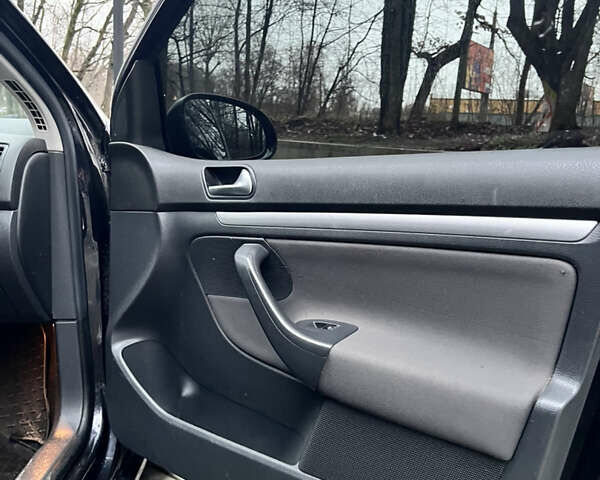 Чорний Фольксваген Гольф, об'ємом двигуна 1.6 л та пробігом 270 тис. км за 6800 $, фото 18 на Automoto.ua