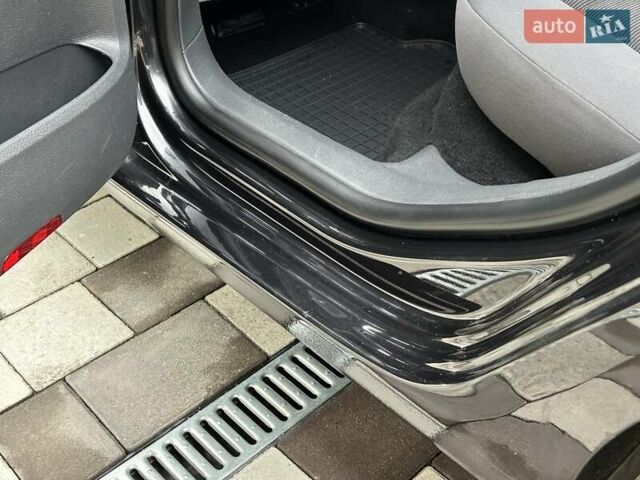 Черный Фольксваген Гольф, объемом двигателя 1.6 л и пробегом 196 тыс. км за 6200 $, фото 37 на Automoto.ua