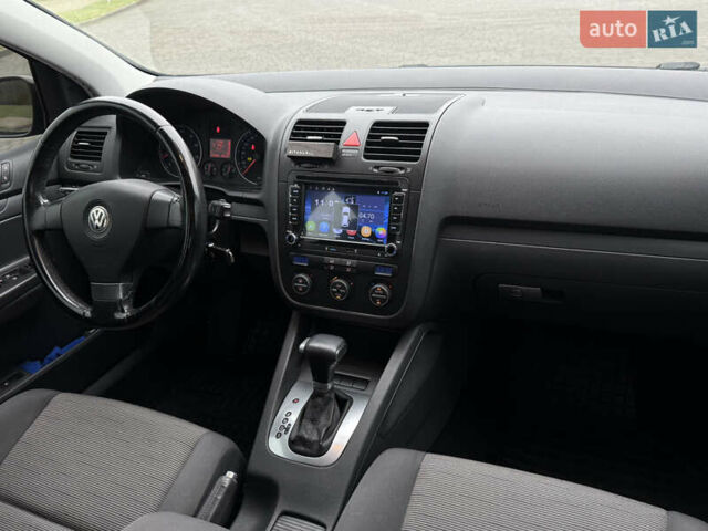 Черный Фольксваген Гольф, объемом двигателя 1.6 л и пробегом 173 тыс. км за 7000 $, фото 32 на Automoto.ua