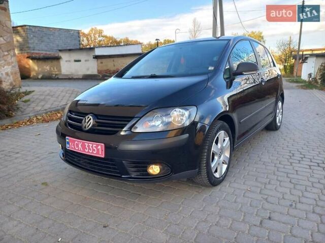 Черный Фольксваген Гольф, объемом двигателя 1.6 л и пробегом 200 тыс. км за 5650 $, фото 5 на Automoto.ua