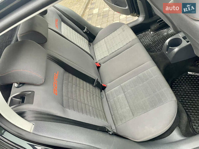 Чорний Фольксваген Гольф, об'ємом двигуна 1.6 л та пробігом 197 тис. км за 5850 $, фото 31 на Automoto.ua