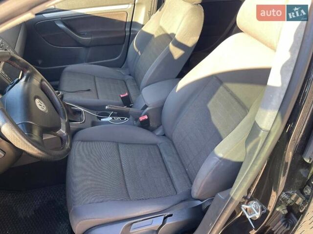 Черный Фольксваген Гольф, объемом двигателя 1.9 л и пробегом 250 тыс. км за 5300 $, фото 6 на Automoto.ua