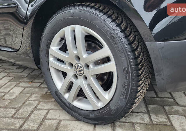 Черный Фольксваген Гольф, объемом двигателя 1.6 л и пробегом 237 тыс. км за 6500 $, фото 16 на Automoto.ua