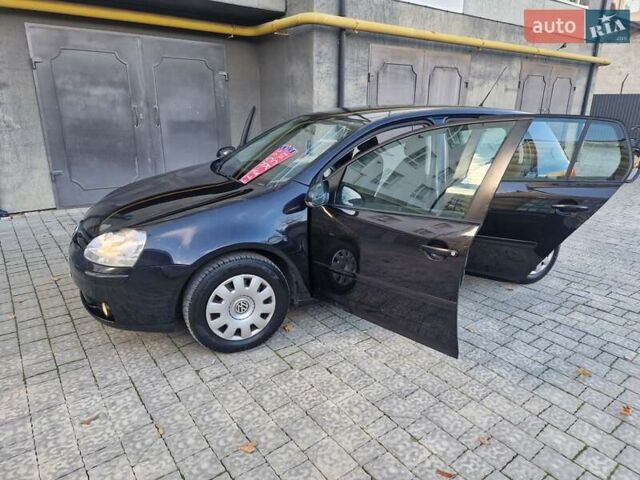 Черный Фольксваген Гольф, объемом двигателя 1.6 л и пробегом 255 тыс. км за 5950 $, фото 25 на Automoto.ua