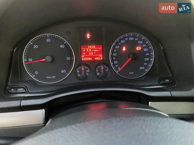 Чорний Фольксваген Гольф, об'ємом двигуна 1.97 л та пробігом 320 тис. км за 5500 $, фото 14 на Automoto.ua