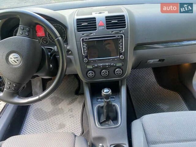 Чорний Фольксваген Гольф, об'ємом двигуна 1.6 л та пробігом 211 тис. км за 6250 $, фото 19 на Automoto.ua