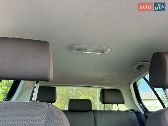 Черный Фольксваген Гольф, объемом двигателя 1.6 л и пробегом 260 тыс. км за 6100 $, фото 36 на Automoto.ua